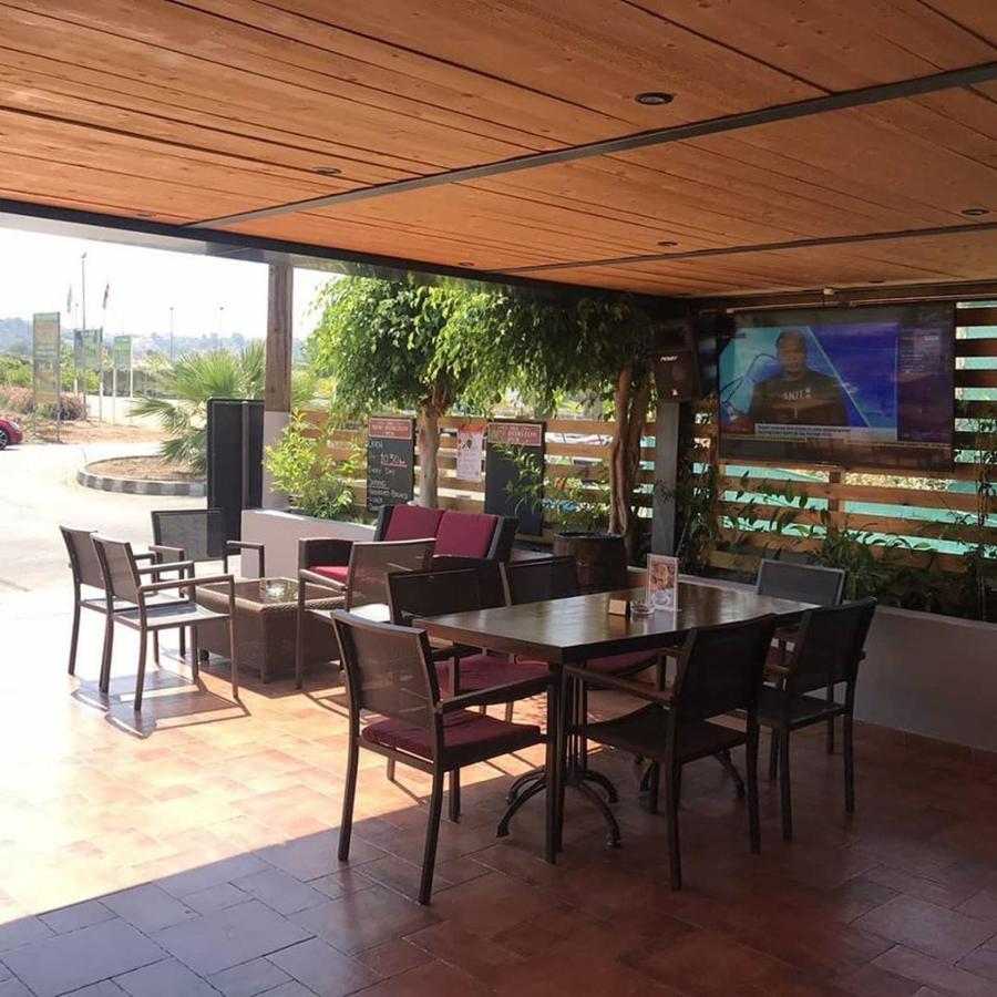 Terrazza Suites Paphos Bagian luar foto