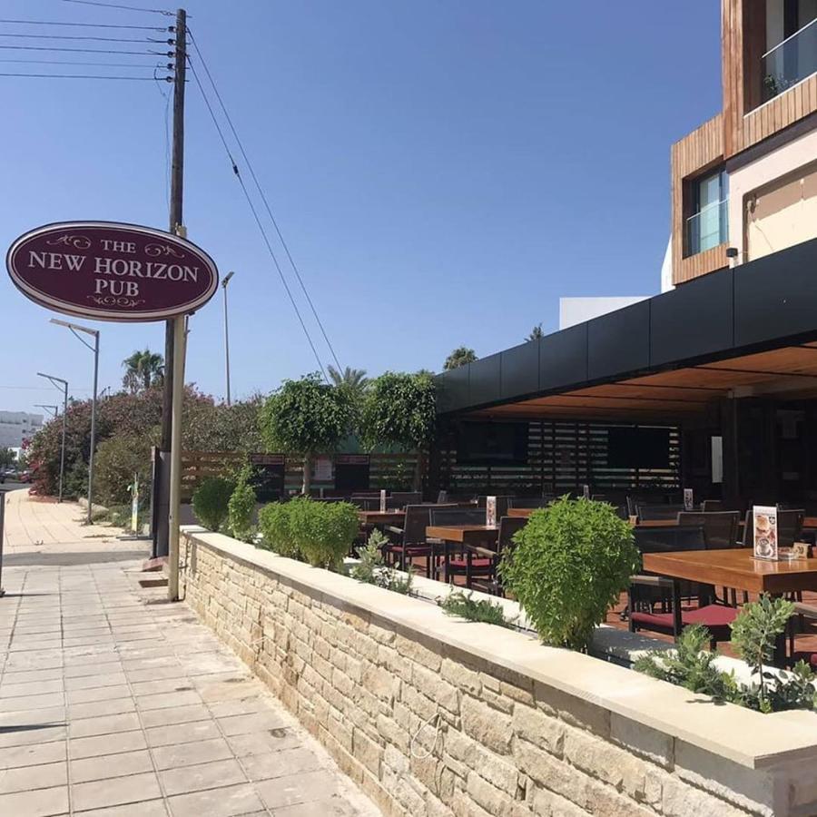 Terrazza Suites Paphos Bagian luar foto