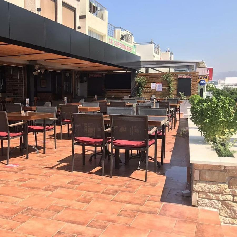 Terrazza Suites Paphos Bagian luar foto