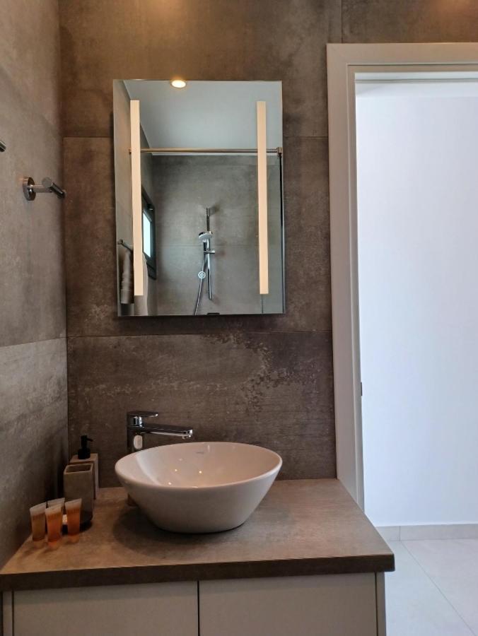 Terrazza Suites Paphos Bagian luar foto