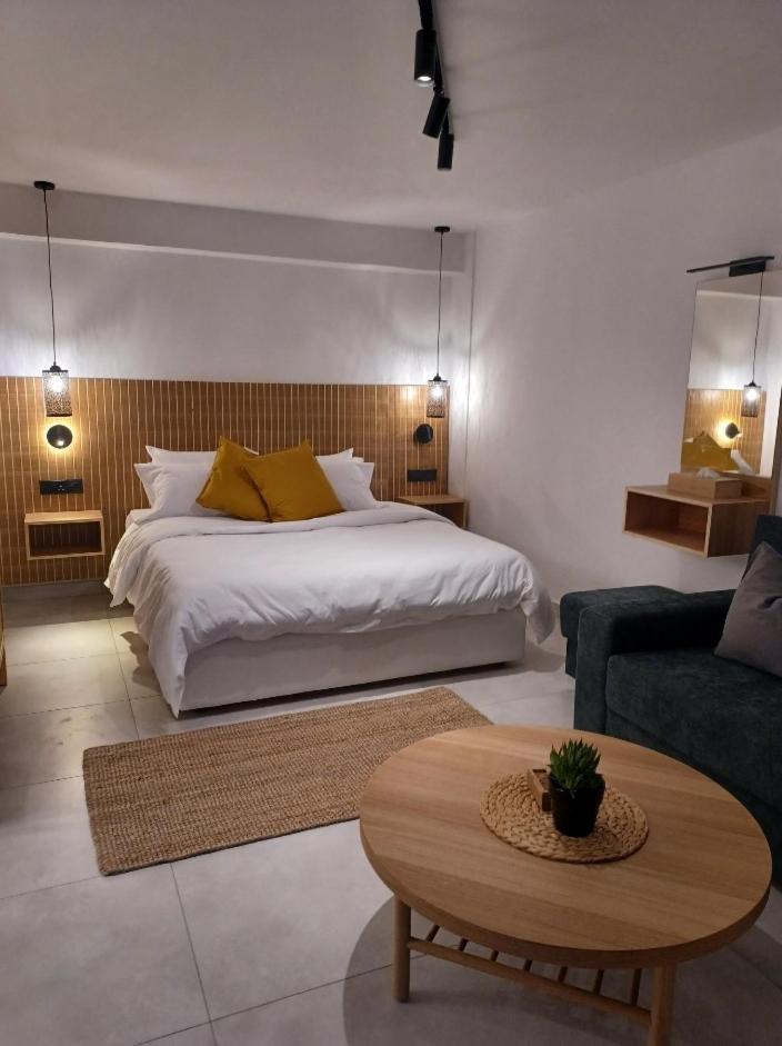 Terrazza Suites Paphos Bagian luar foto