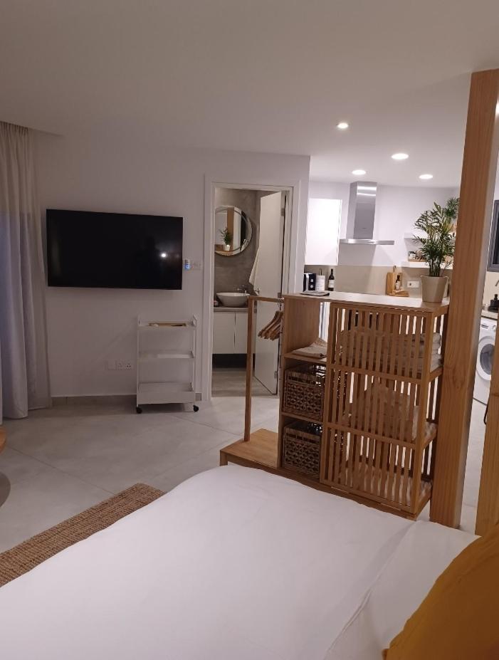 Terrazza Suites Paphos Bagian luar foto