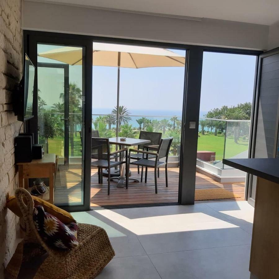 Terrazza Suites Paphos Bagian luar foto