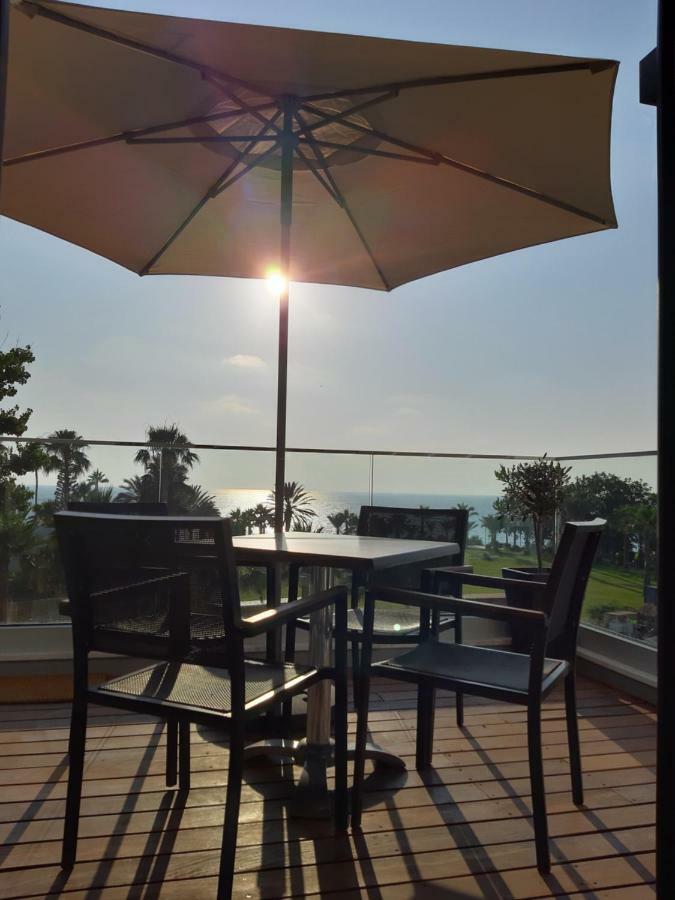 Terrazza Suites Paphos Bagian luar foto