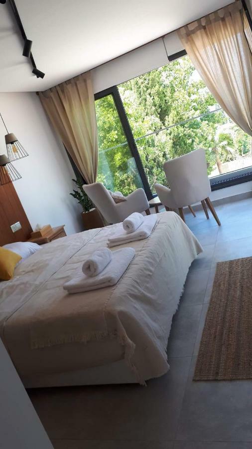 Terrazza Suites Paphos Bagian luar foto